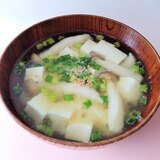 しめじと豆腐のしょうが入りお味噌汁